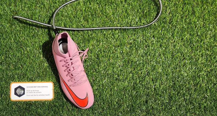 Das „Abseits“-Spiel im Innenraum: Die Fußballkultur von Gent im STAM